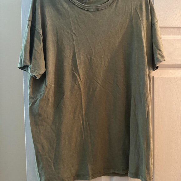 Aerie Women's Green and Khaki T-shirt - Picture 1 of 3